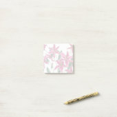 Post-it® Pink Stargazer Lily Floral Pattern Sticky Notes (Sur un bureau)