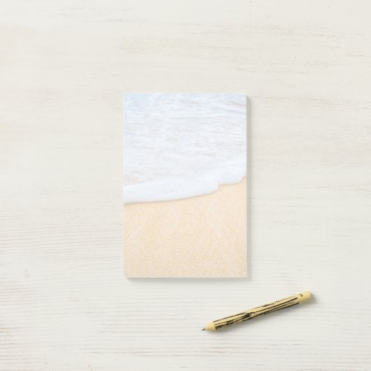 Post-it® Plage de sable avec Surf en mousse (Sur un bureau)