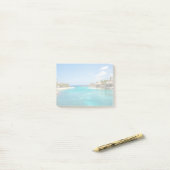 Post-it® Plage tropicale pittoresque avec huttes de chaume (Sur un bureau)