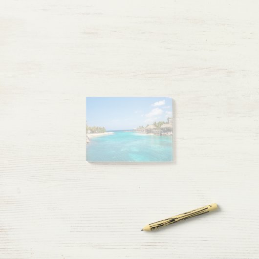 Post-it® Plage tropicale pittoresque avec huttes de chaume  (Sur un bureau)