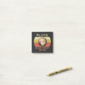 Post-it® pluto jamais oublier, eris, lune, astronomie, astr (Sur un bureau)