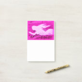Post-it® pointant rose mermaid (Sur un bureau)
