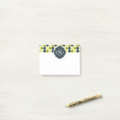 Post-it® Points verts et monogramme bleu (Sur un bureau)