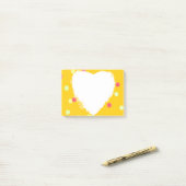 Post-it® pois rose et jaune et forme blanche de coeur (Sur un bureau)