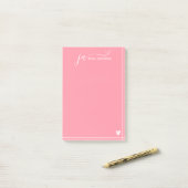 Post-it® Police de script élégant Monogramme rose et blanc (Sur un bureau)