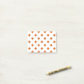 Post-it® Polka orange croise sur blanc (Sur un bureau)