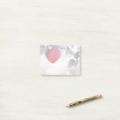 Post-it® Pomme en forme de coeur rouge dramatique (Sur un bureau)