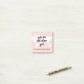 Post-it® Positif Vous N'Êtes Pas Seul Citation Motivation F (Sur un bureau)