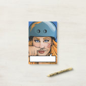 Post-it® Post-its de bande dessinée de fille de moustache (Sur un bureau)