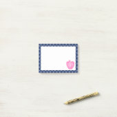 Post-it® Professeur rose de monogramme de Quatrefoil de (Sur un bureau)