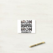 Post-it® Proverbes 27-17 Iron sharpens Fer (Sur un bureau)