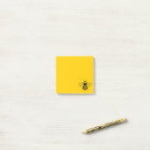 Post-it® Queen Bee Post It Notes / Jaune (Sur un bureau)