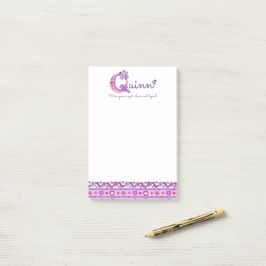 Post-it® Quinn nom Q personnalisé signifiant message il not (Sur un bureau)