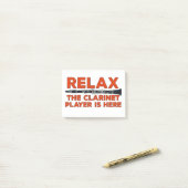 Post-it® Relax The Clarinet Player is Here (Sur un bureau)