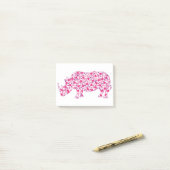 Post-it® Rhinoceros faits en Coeurs Roses (Sur un bureau)