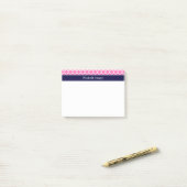 Post-it® Rose Chaud2 Blanc Marocain #5 Bleu Marine Monogram (Sur un bureau)