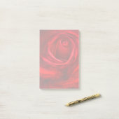 Post-it® Rose rouge déployée (Sur un bureau)