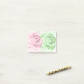 Post-it® Roses rose et vert Élégant Notes collantes (Sur un bureau)