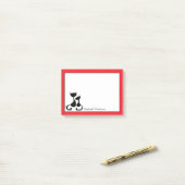 Post-it® Rouge avec la silhouette de chats noirs (Sur un bureau)