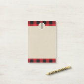 Post-it® Rouge Noir Carreaux Kraft Monogramme Initial Rusti (Sur un bureau)
