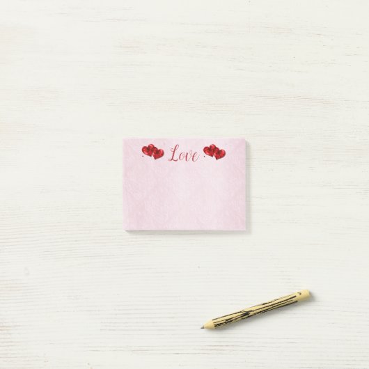 Post-it® Ruby Hearts Love Post-It Notes (Sur un bureau)