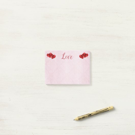 Post-it® Ruby Red Hearts et Love Post-It Notes (Sur un bureau)