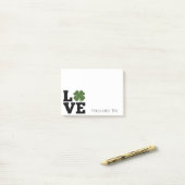 Post-it® Saint Patrick's Day Amour avec shamrock vert (Sur un bureau)