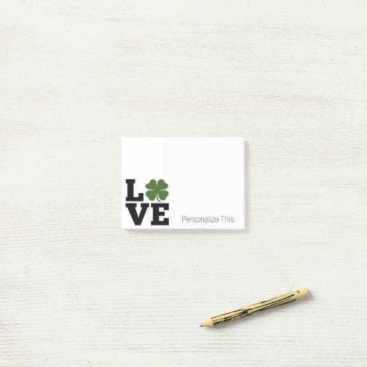 Post-it® Saint Patrick's Day Amour avec shamrock vert (Sur un bureau)