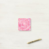 Post-it® Saint Valentin's Tie Dye Motif, Saint Valentin Cad (Sur un bureau)