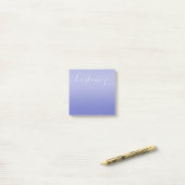 Post-it® Script cursif modifiable | Violet blanc et violet (Sur un bureau)