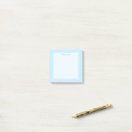 Post-it® Script de bordure blanc bleu clair moderne (Sur un bureau)