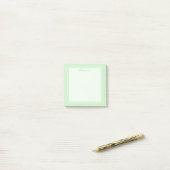Post-it® Script de bordure blanc vert clair moderne (Sur un bureau)