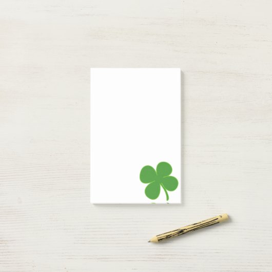 Post-it® Shamrock irlandais (Sur un bureau)