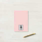 Post-it® Silhouette Ballerina sur fond rose pâle (Sur un bureau)