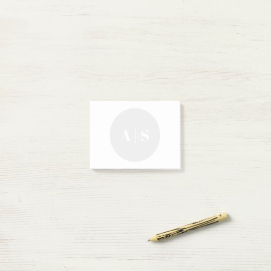 Post-it® Simple filigrane Monogramme (Sur un bureau)