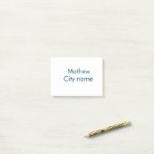 Post-it® simple lettre initiale monogramme ajouter votre no (Sur un bureau)