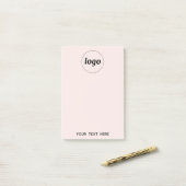 Post-it® Simple Logo Texte Professionnel Promotionnel Blush (Sur un bureau)