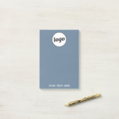 Post-it® Simple Logo Texte Professionnel Promotionnel Dusty (Sur un bureau)