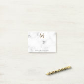 Post-it® Simple Marble Gold Girly Script Monogram (Sur un bureau)