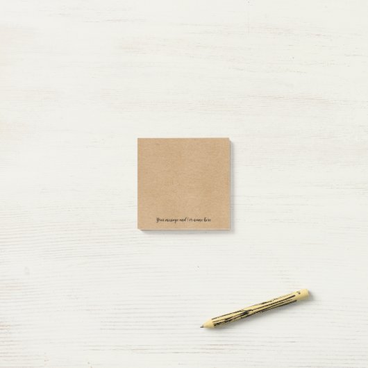 Post-it® Simple Script Rustique papier Kraft Votre message (Sur un bureau)