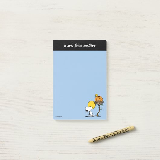 Post-it® Snoopy & Bois Nid Avec Jack O'Lantern (Sur un bureau)