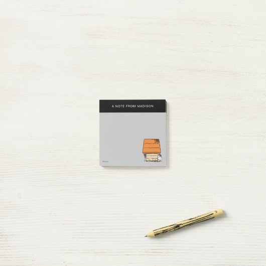 Post-it® Snoopy Halloween Spider Web Doghouse (Sur un bureau)