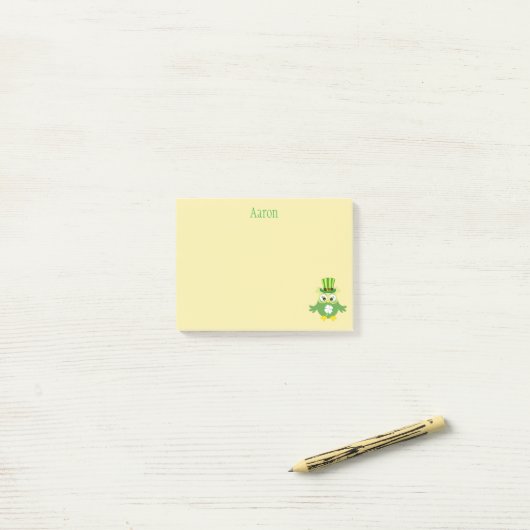 Post-it® St. Patrick Owl Couleur sable (Sur un bureau)