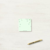 Post-it® St patrick's day 3 feuilles trèfle vert pastel (Sur un bureau)