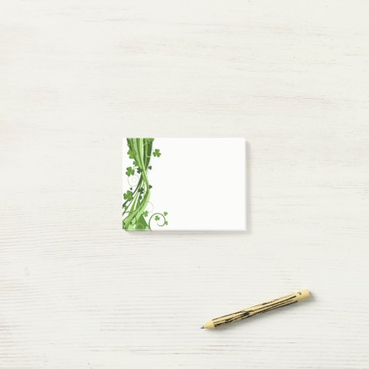 Post-it® St. Patricks Day Post-it-Notes (Sur un bureau)