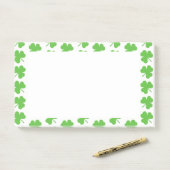 Post-it® St. Patricks Day Post-it-Notes (Sur un bureau)