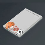 Post-it® Stick Notes Thème Sport<br><div class="desc">Cool grand sport moderne thème sticky note pads conçus avec une image graphique d'un basket, baseball, football, et football boule avec du bureau de modèle vous pouvez personnaliser avec votre nom ou nom d'entreprise. Créé pour un entraîneur sportif, un recruteur sportif de niveau collégial ou secondaire, ou simplement une façon...</div>