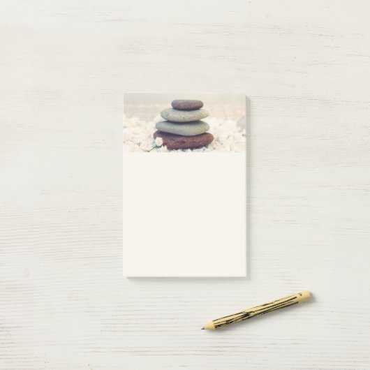Post-it® Stones empilées Méditative Cairn (Sur un bureau)
