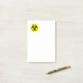 Post-it® Symbole BioHazard Jaune (Sur un bureau)
