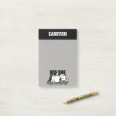 Post-it® Tee - shirt | Snoopy Nap Time | Ajouter Votre Nom (Sur un bureau)